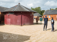 HC240925-96 - Harry Charlton Stable Visit